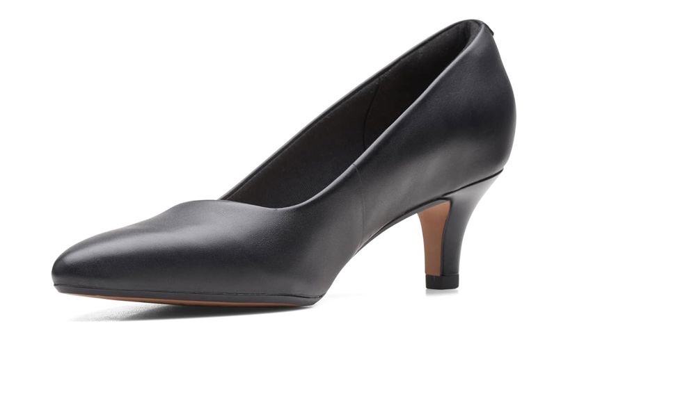 Black Leather Kitten Heels | حذاء هيلز أسود جلد كلاسيكي بكعب قصير