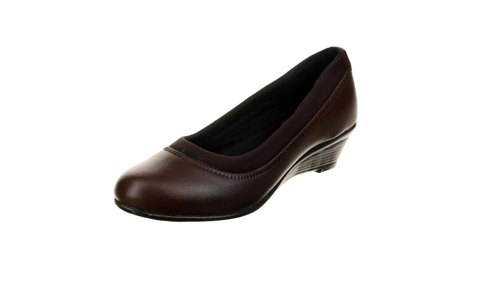 Brown Leather Low Wedge Shoes | حذاء بني جلد كعب ويدج قصير بحافة مطاطية